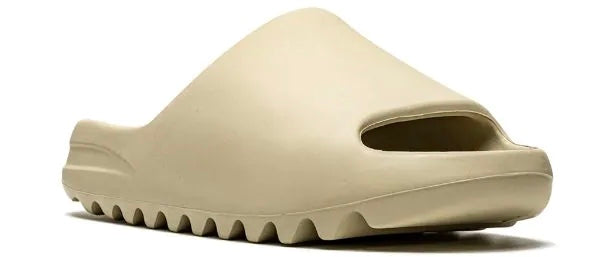 SLIDES & SANDALS